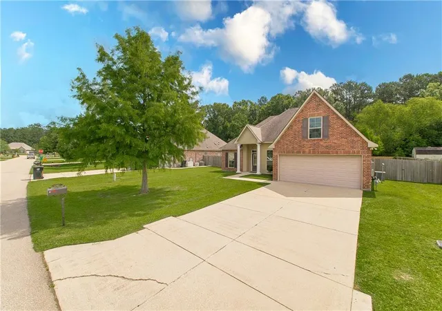 Homes for sale in Ponchatoula, LA | 42410 Blyth Ave, Ponchatoula, LA 70454 | MLS# 2561223