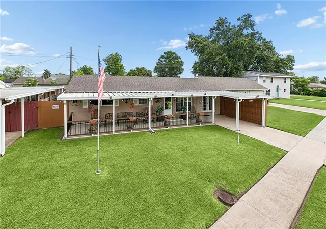Homes for sale in Avondale, LA | 152 Felicia Dr, Avondale, LA 70094 | MLS# 2561228