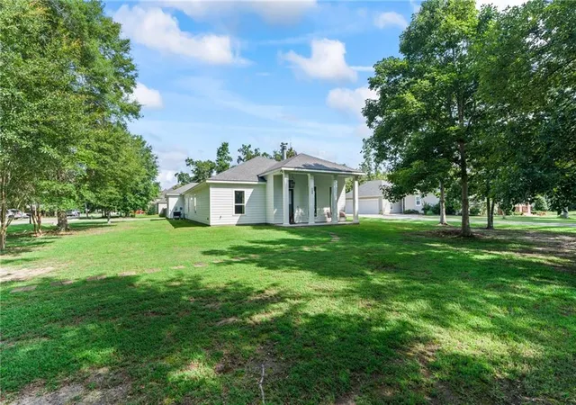 3rd image of 600 Colbert St, Mandeville, LA 70448 | MLS# 2559714