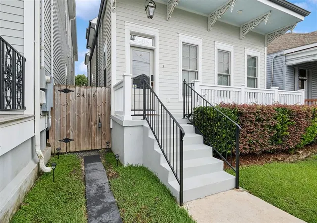 3rd image of 2410 Valence St #2410, New Orleans, LA 70115 | MLS# 2560790