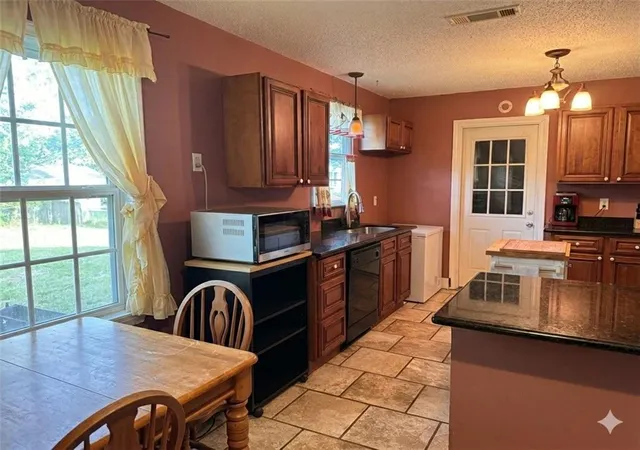 Homes for sale in Kenner, LA | 1210 Fairway Dr, Kenner, LA 70062 | MLS# 2561220