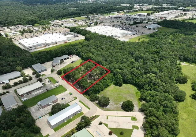 2nd image of 131/133 Robin Hood Dr, Hammond, LA 70403 | MLS# 2555170