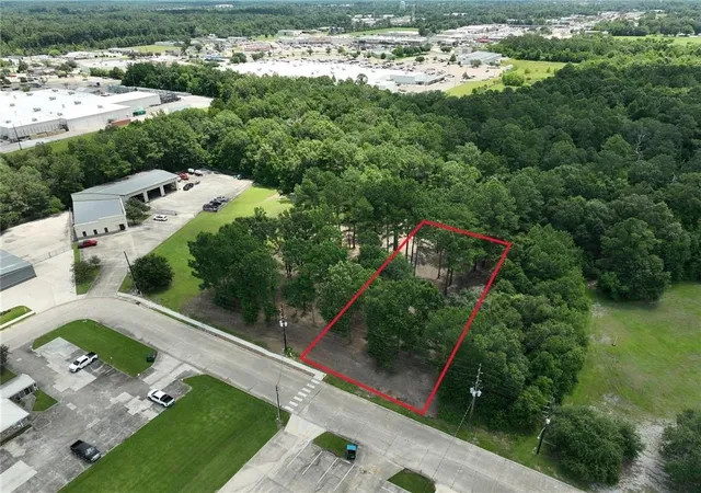 2nd image of 133 Robin Hood Dr, Hammond, LA 70403 | MLS# 2555168