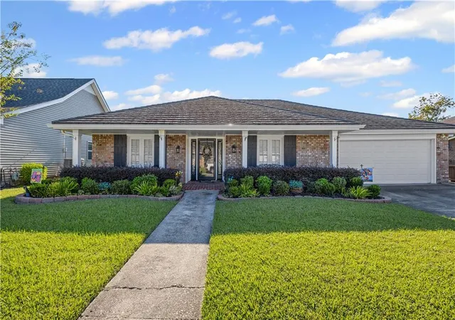Homes for sale in Destrehan, LA | 142 Melrose Dr, Destrehan, LA 70047 | MLS# 2561106