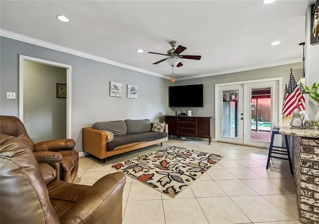 Photo 3 of Single family home for sale at 701 Live Oak St, Metairie, LA 70005 | MLS# 2561347 | Listing updated on 2026-08-02