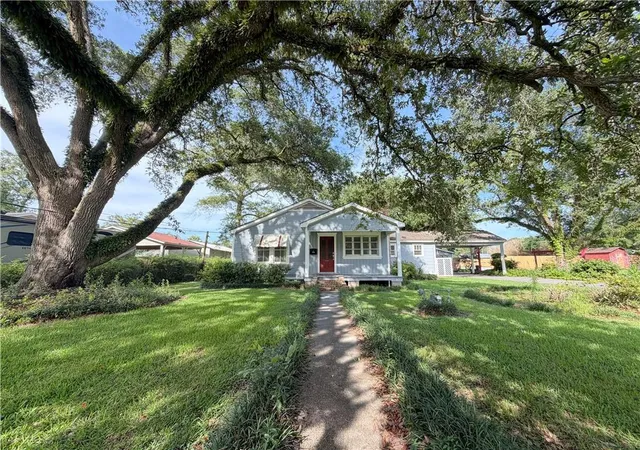 Homes for sale in Ponchatoula, LA | 146 N Third St, Ponchatoula, LA 70454 | MLS# 2561198