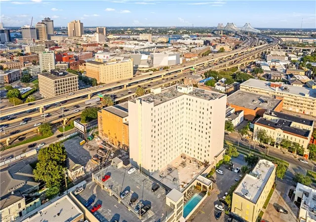 2nd image of 1205 St Charles Ave #1015, New Orleans, LA 70130 | MLS# 2561335