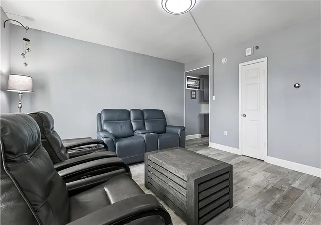 5th image of 1205 St Charles Ave #1015, New Orleans, LA 70130 | MLS# 2561335