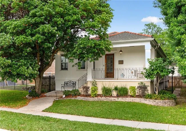 1st image of 6723 Vicksburg St, New Orleans, LA 70124 | MLS# 2561070