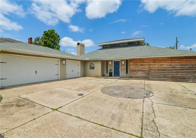 1st image of 141 Meadowbrook St, Gretna, LA 70056 | MLS# 2561291
