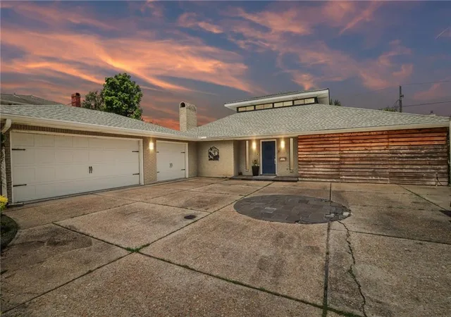 2nd image of 141 Meadowbrook St, Gretna, LA 70056 | MLS# 2561291