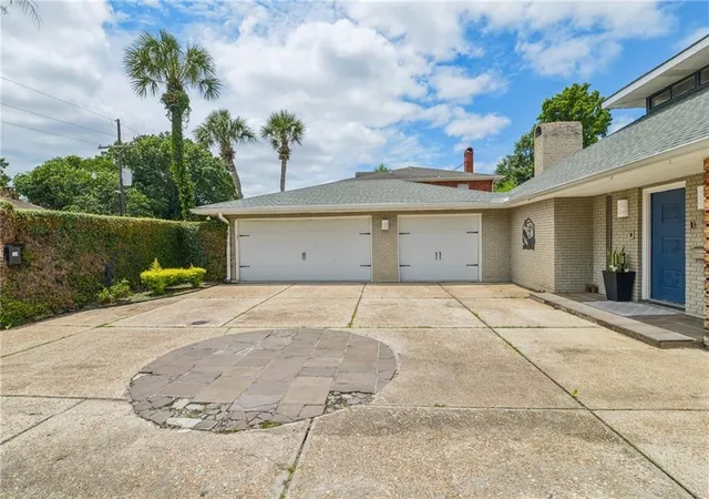 3rd image of 141 Meadowbrook St, Gretna, LA 70056 | MLS# 2561291