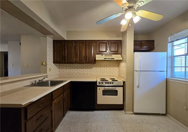 Homes for sale in Metairie, LA | 3126 Edenborn Ave #616, Metairie, LA 70002 | MLS# 2561521