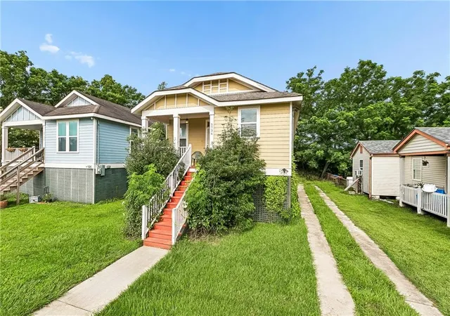 Homes for sale in New Orleans, LA | 5736 Wickfield Dr, New Orleans, LA 70122 | MLS# 2561495
