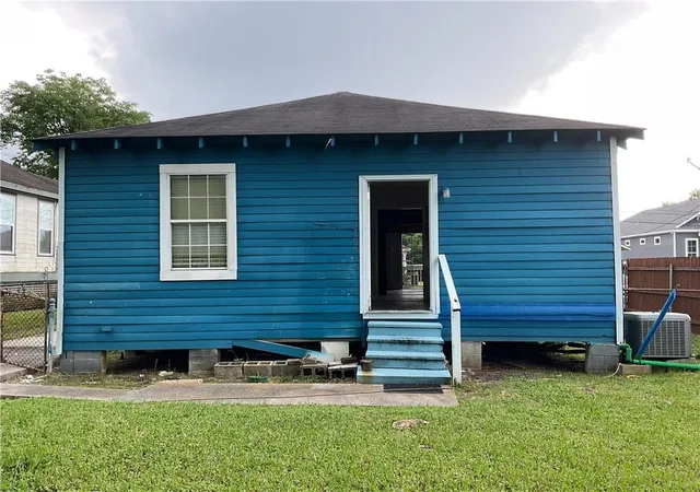 3rd image of 5109 Eastern St, New Orleans, LA 70122 | MLS# 2561126