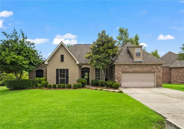 Photo 1 of Single family home for sale at 332 Autumn Crk Dr, Madisonville, LA 70447 | MLS# 2553605 | Listing updated on 2026-08-02