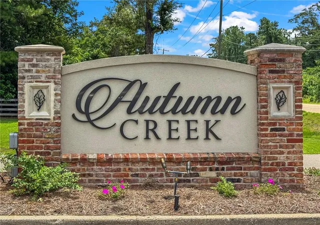 Photo 2 of Single family home for sale at 332 Autumn Crk Dr, Madisonville, LA 70447 | MLS# 2553605 | Listing updated on 2026-08-02