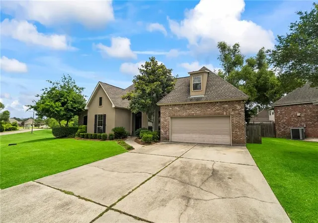 Photo 35 of Single family home for sale at 332 Autumn Crk Dr, Madisonville, LA 70447 | MLS# 2553605 | Listing updated on 2026-08-02