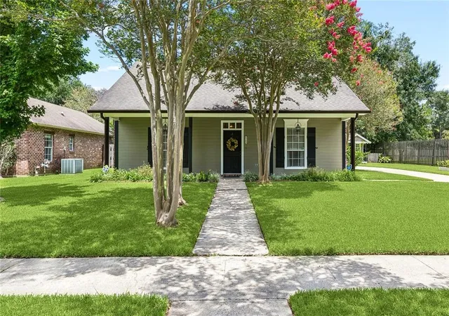 Homes for sale in Baton Rouge, LA | 4943 Tealwood Ct, Baton Rouge, LA 70809 | MLS# 2553810