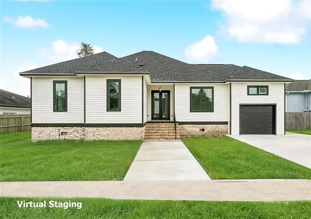Homes for sale in Chalmette, LA | 4008 Kings Dr, Chalmette, LA 70043 | MLS# 2561366