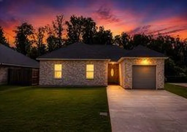 Homes for sale in La Place, LA | 512 Magnolia St, La Place, LA 70068 | MLS# 2560888