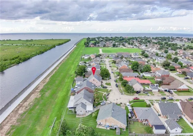 Homes for sale in Kenner, LA | 4007 Saint James Dr, Kenner, LA 70065 | MLS# 2561730