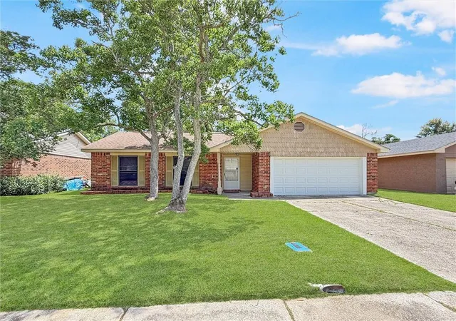 Homes for sale in Slidell, LA | 310 Foxcroft Dr, Slidell, LA 70461 | MLS# 2561728