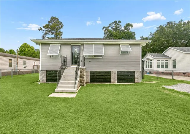 Homes for sale in Violet, LA | 2920 Farmsite Rd, Violet, LA 70092 | MLS# 2560960