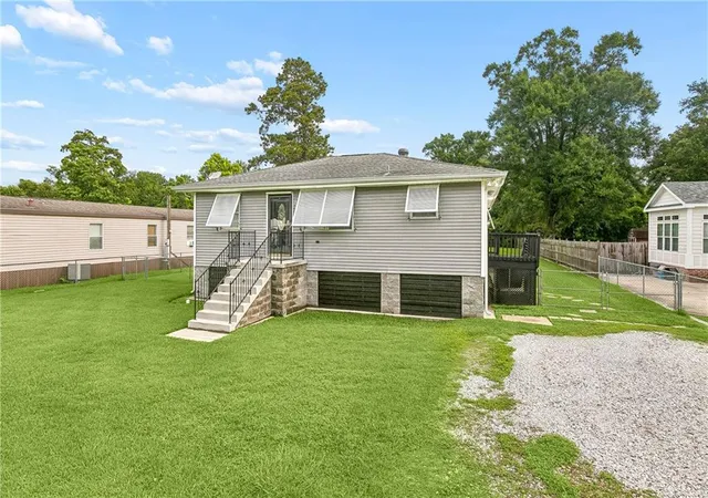Homes for sale in Violet, LA | 2920 Farmsite Rd, Violet, LA 70092 | MLS# 2560960