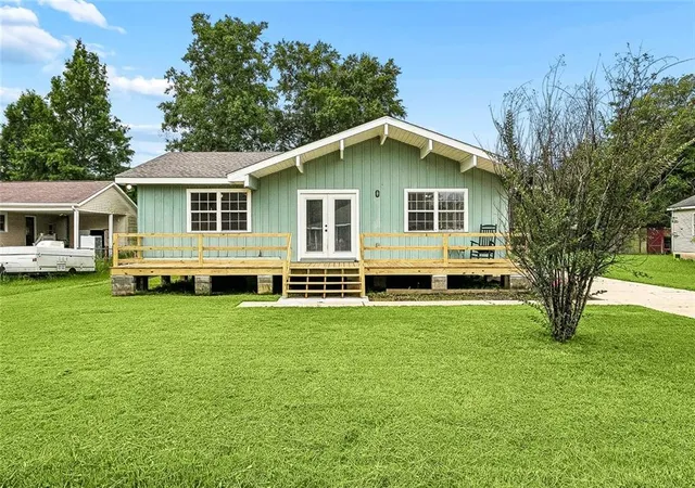 Homes for sale in Ponchatoula, LA | 18024 Davie Dr, Ponchatoula, LA 70454 | MLS# 2561672