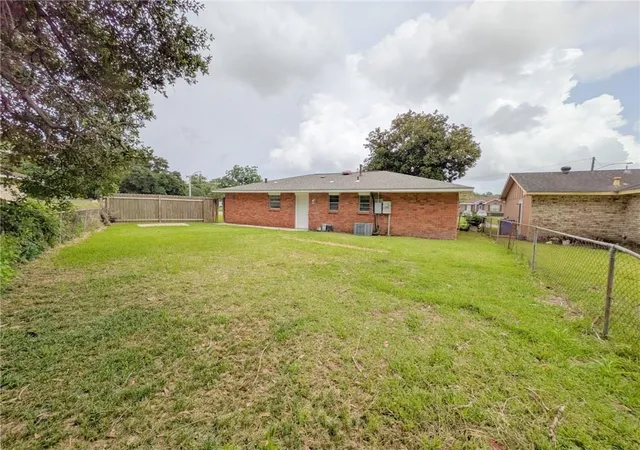 Homes for sale in New Orleans, LA | 7054 Tullis Dr, New Orleans, LA 70131 | MLS# 2561574