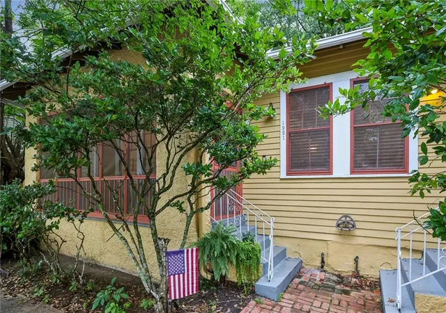 2nd image of 1919 21 Joseph St, New Orleans, LA 70115 | MLS# 2561450