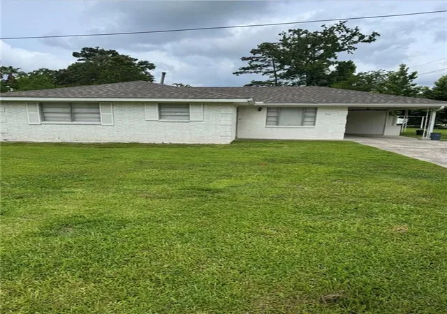 2nd image of 756 Atalin St, Mandeville, LA 70448 | MLS# 2559359