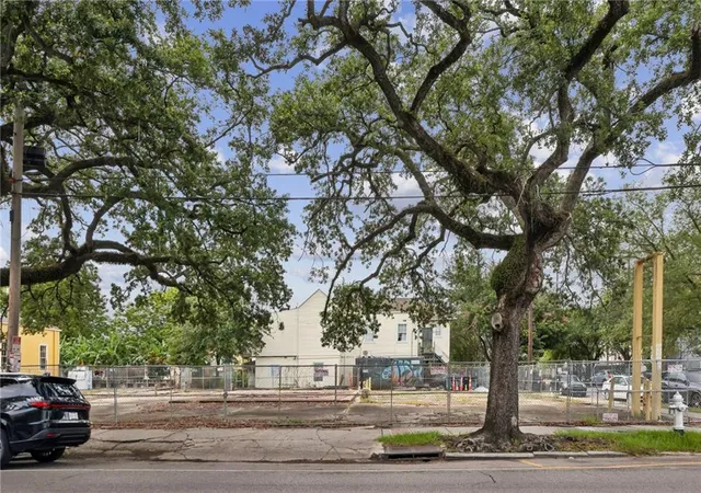1st image of 4707 13 Magazine St, New Orleans, LA 70115 | MLS# 2558140