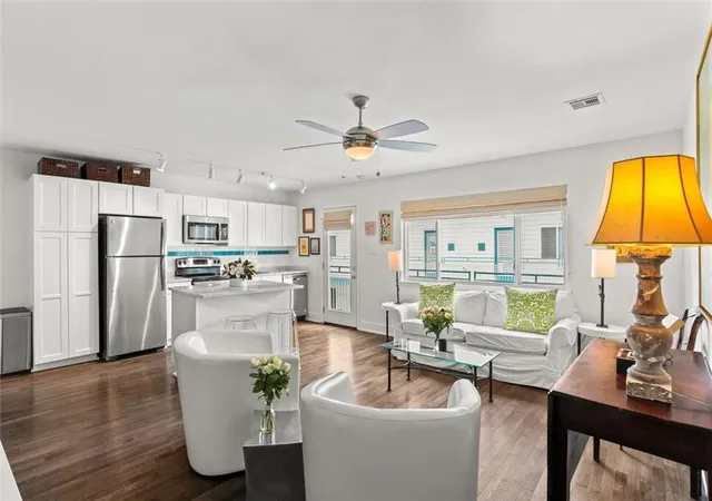 4th image of 2833 St Charles Ave #26, New Orleans, LA 70115 | MLS# 2561678