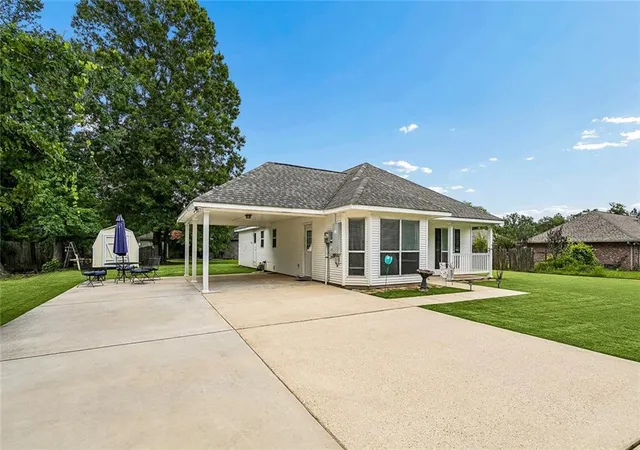 Homes for sale in Tickfaw, LA | 48066 Sibley Rd, Tickfaw, LA 70466 | MLS# 2561805