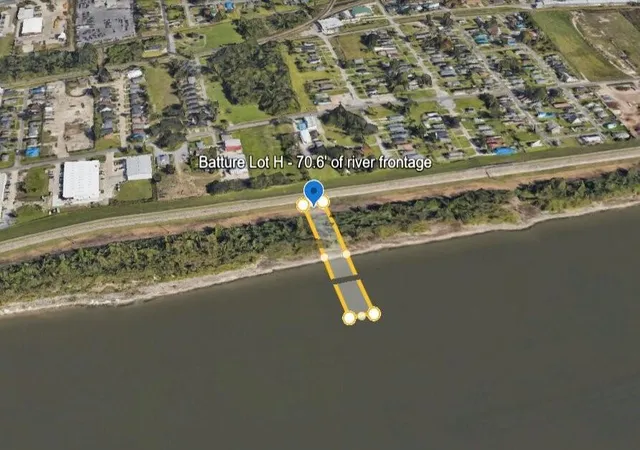 Homes for sale in Kenner, LA | Batture Lot H   706' Of River Frontage, Kenner, LA 70062 | MLS# 2562020