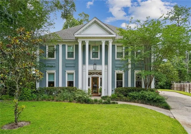 1st image of 304 Vine Ct, Mandeville, LA 70448 | MLS# 2561770