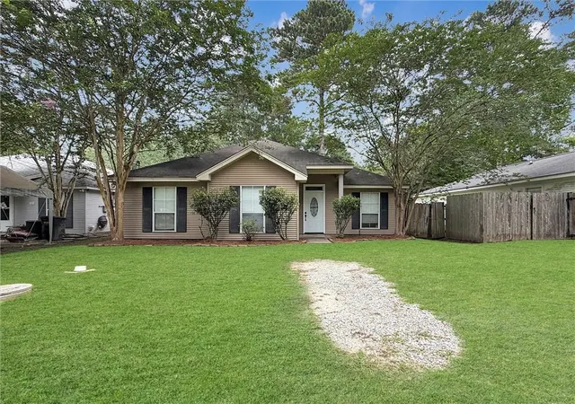 1st image of 113 Davis St, Madisonville, LA 70447 | MLS# 2562102