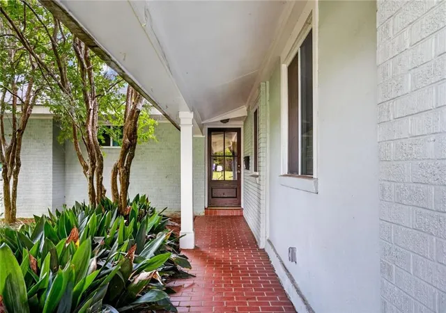 3rd image of 5723 Bancroft Dr, New Orleans, LA 70122 | MLS# 2561880