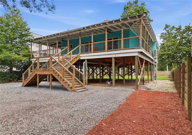 2nd image of 224 Lamarque St, Mandeville, LA 70448 | MLS# 2561580