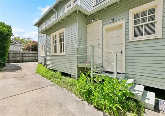 2nd image of 2933 Calhoun St, New Orleans, LA 70118