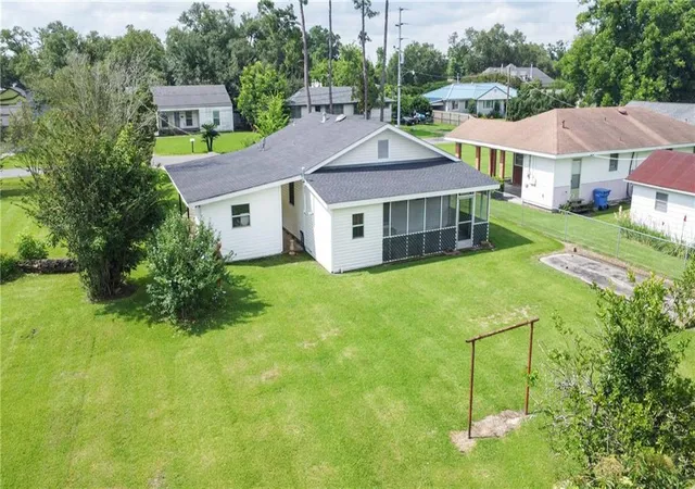 Homes for sale in Hahnville, LA | 146 Oak St, Hahnville, LA 70057 | MLS# 2562153