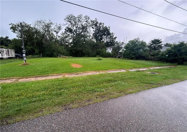 Homes for sale in St Rose, LA | 409 Oak St, St Rose, LA 70087 | MLS# 2562191