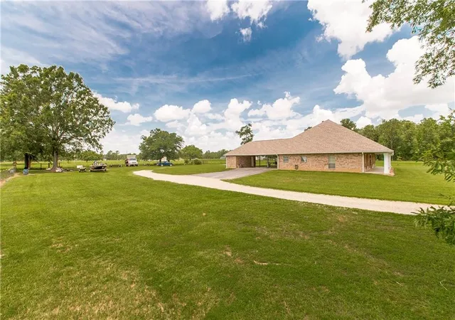 Photo 3 of Single family home for sale at 33063 Highway 43, Independence, LA 70443 | MLS# 2562178 | Listing updated on 2026-07-09