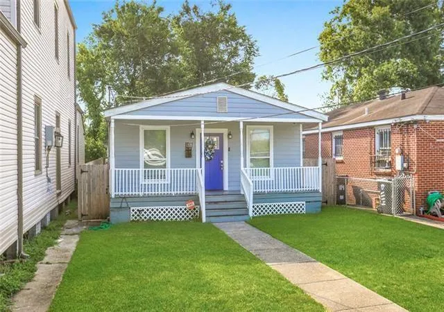Homes for sale in New Orleans, LA | 1108 Sumner St, New Orleans, LA 70114 | MLS# 2562206