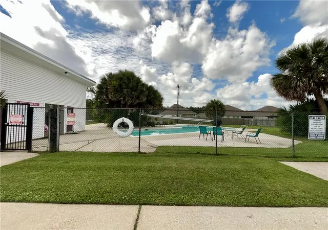 Homes for sale in Slidell, LA | 225 Putters Lane, Slidell, LA 70460 | Houzeo