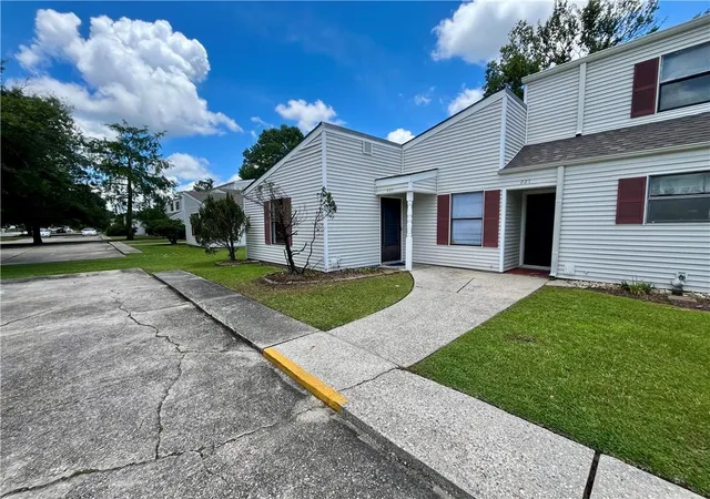 Homes for sale in Slidell, LA | 225 Putters Ln, Slidell, LA 70460