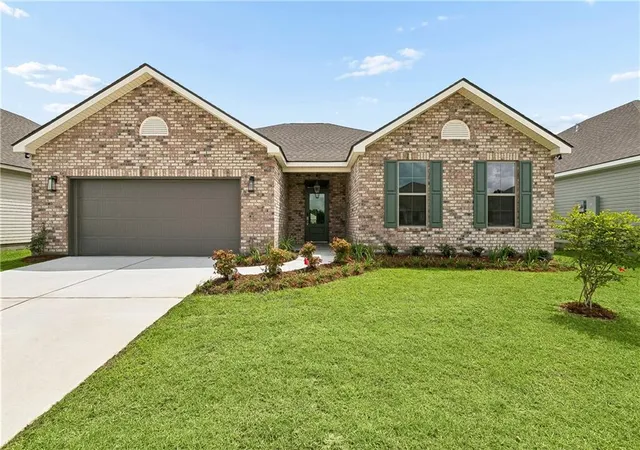 Photo 1 of Single family home for sale at 929 Laurel Oaks Dr, Waggaman, LA 70094 | MLS# 2562307 | Listing updated on 2026-08-29