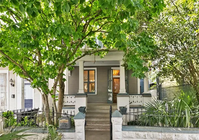 1st image of 1322 Prytania St, New Orleans, LA 70130 | MLS# 2561311